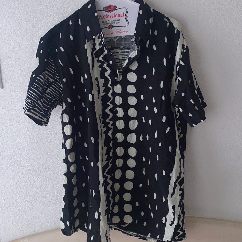 Short sleeve button up